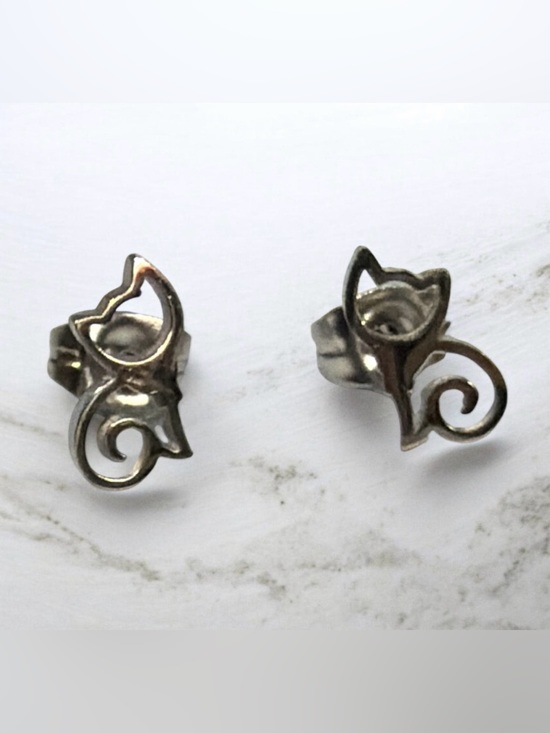 Jewelry - Cat Silhouette Stud Earrings - Silver tone Cat Design